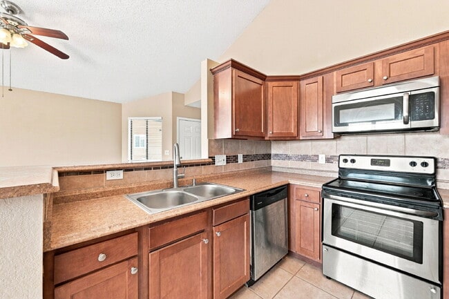 Building Photo - $2,300.95 with $300 Off the First Month's Rent - 3 Beds, 3 Bath, Single Family Home with Solar Pa...