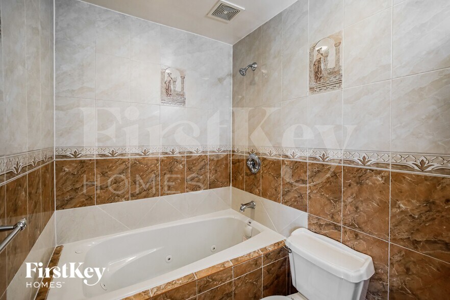 Building Photo - 5961 NW 14th Ct