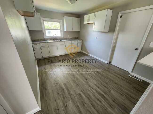 Building Photo - Newly Renovated, 3 Bedroom, 1 Bathroom Hom...