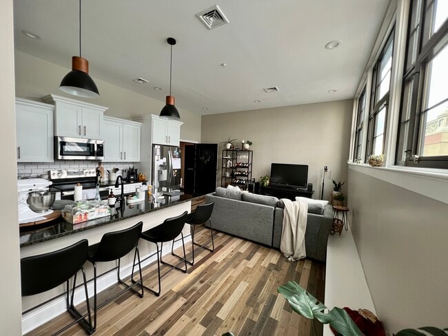 Building Photo - 409 Lackawanna Ave