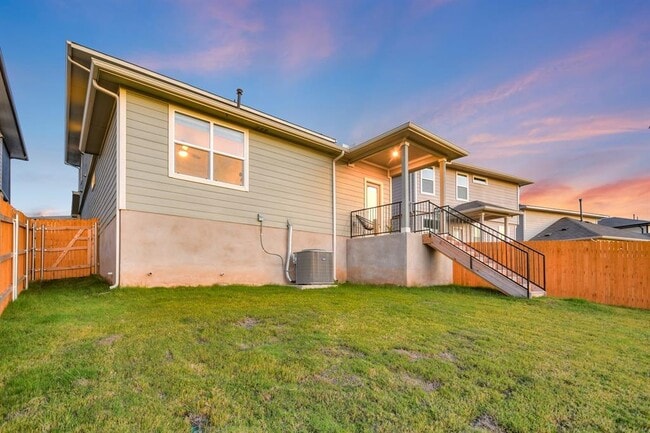 Building Photo - 7400 Daves Landing Dr