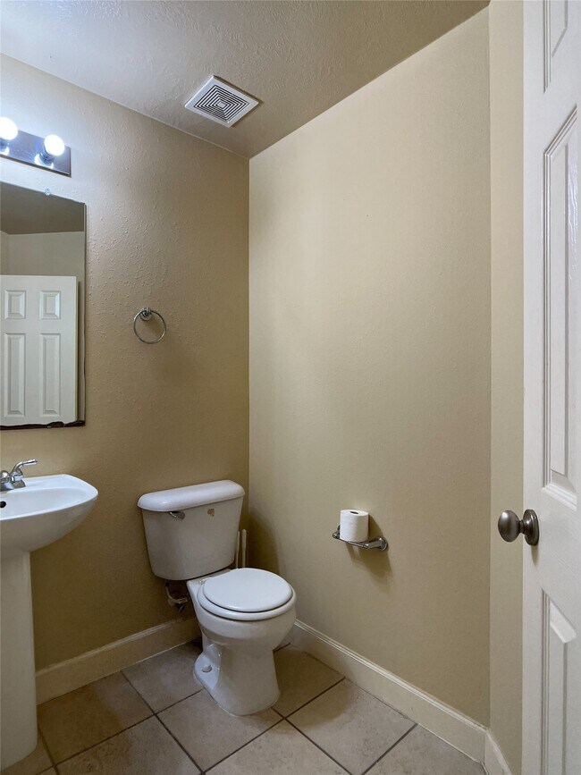 Building Photo - 11827 Edenstone Dr