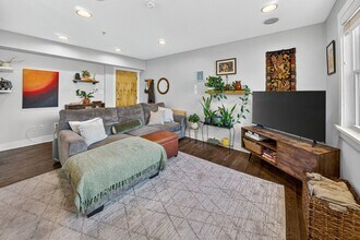 Building Photo - Modern 1BR/1BA in the Heart of Columbia Heights