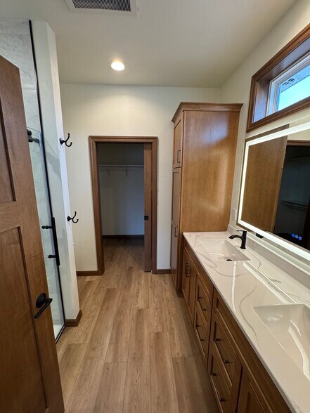 Building Photo - 403 Founders Way