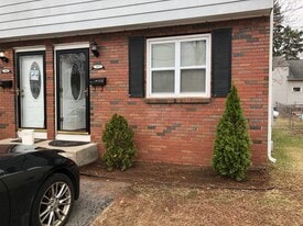 Building Photo - 102 Savoy Ave