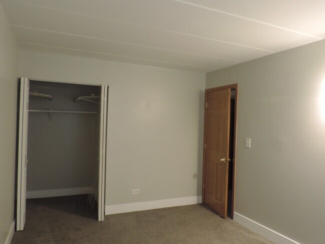 Building Photo - 204 E Bailey Rd