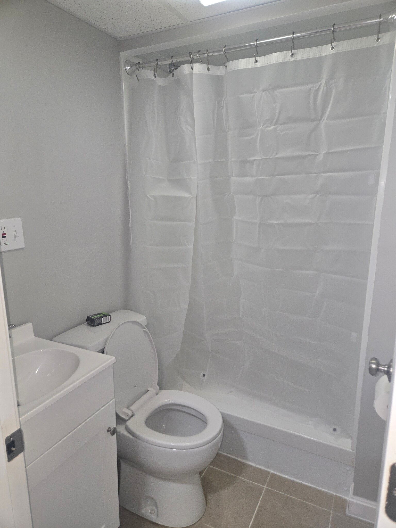 Building Photo - 1073 Main St