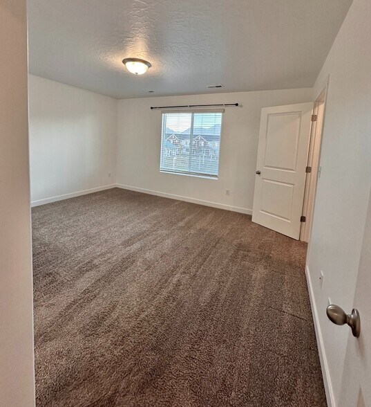 Building Photo - 44 N Voyager Ln