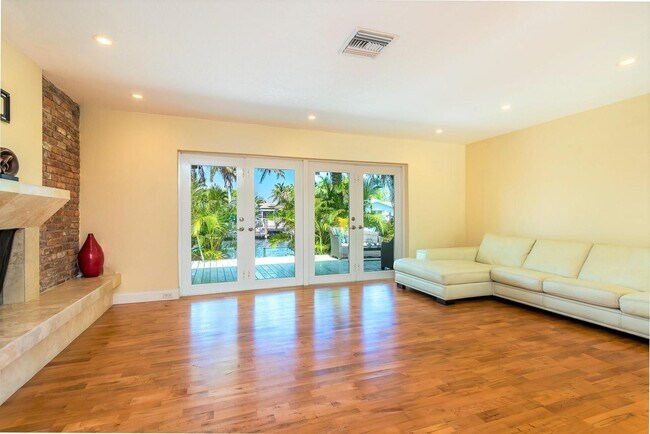 Building Photo - Northeast 16th Street, Fort Lauderdale, FL 33304 - 3 BR 3 BA single-family home