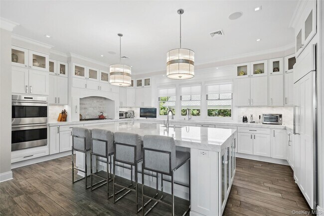 Building Photo - 61A S Bay Ave