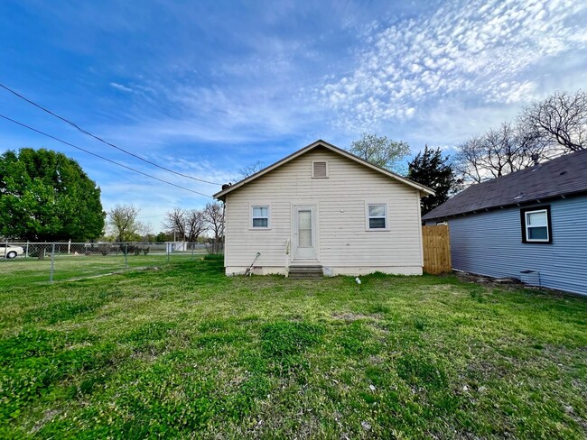 Building Photo - Duplex for rent in Norman