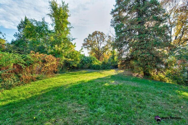 Building Photo - 817 Union Ave