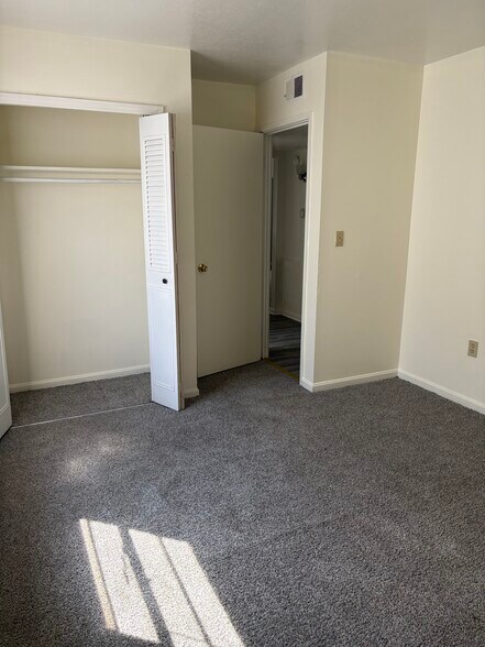 Building Photo - 1707 Lafayette Dr