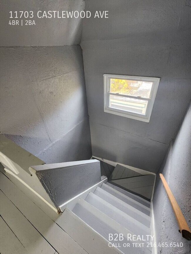 Building Photo - 11703 Castlewood Ave