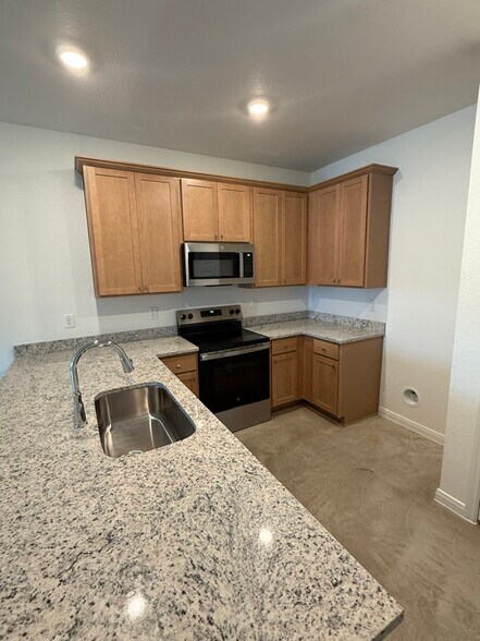 Building Photo - 912 Cherry Laurel Ln