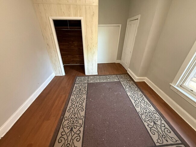 Building Photo - Beautiful Victorian Rowhome with Modern Updates – Available Now!