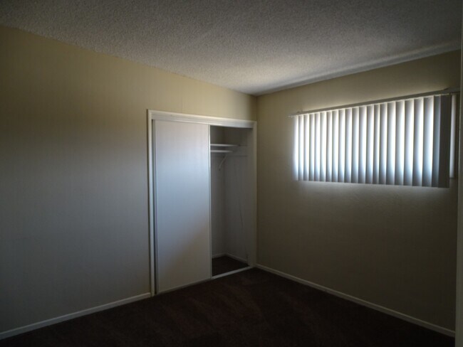 Building Photo - 3 Bed 1 Bath