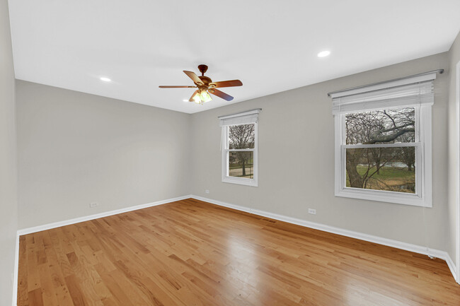 Building Photo - 2301 Knollwood Cir