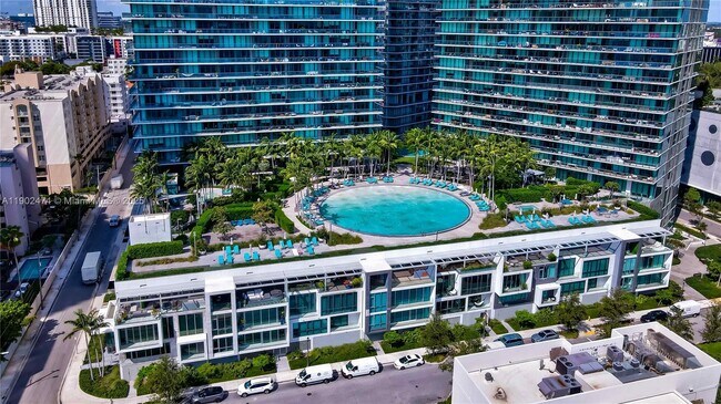 Building Photo - 480 NE 31st St