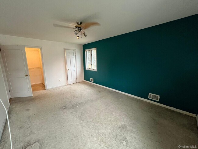 Building Photo - 4 Rosemont Dr