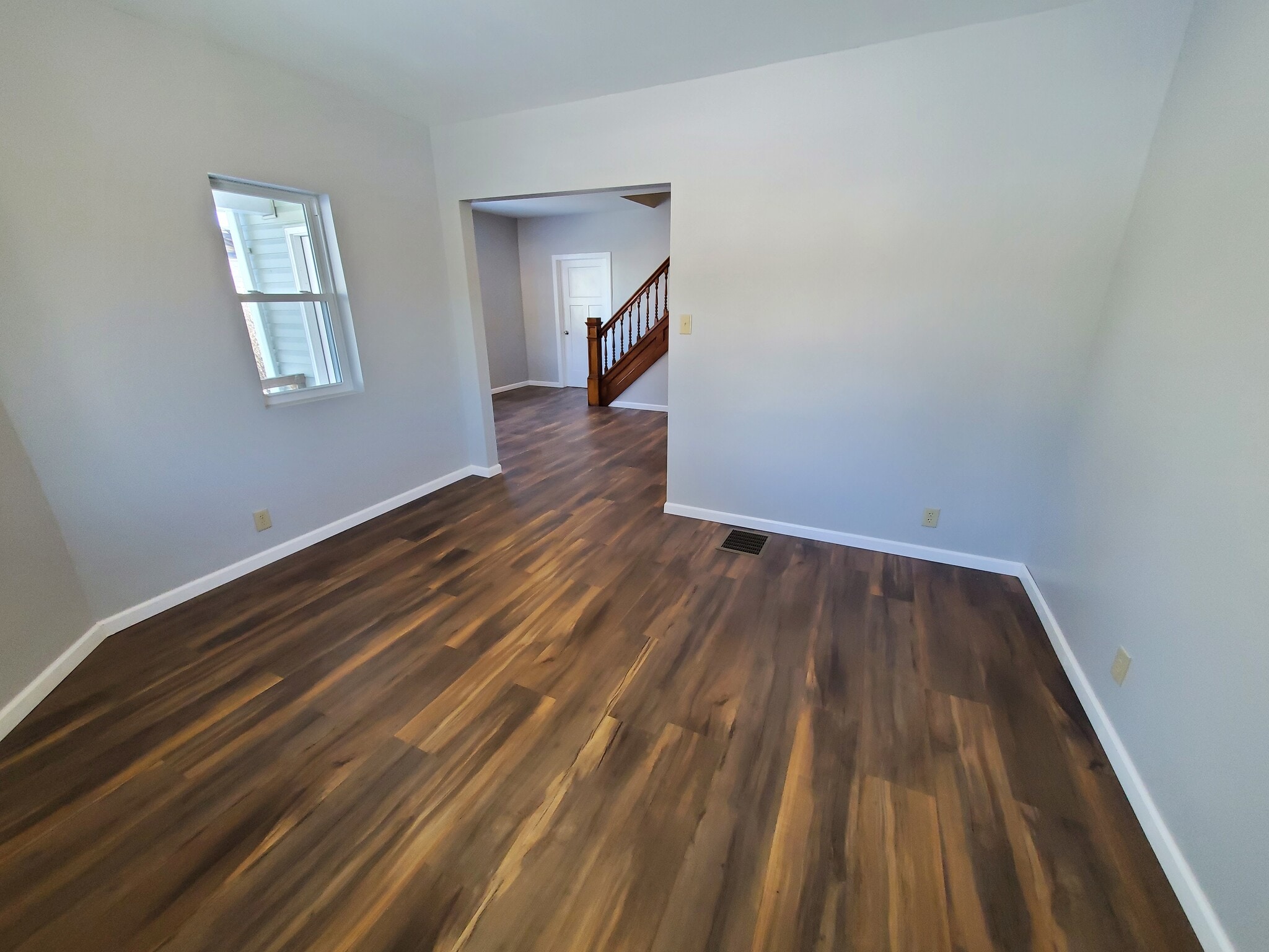 Living Room - 816 W Gambier St