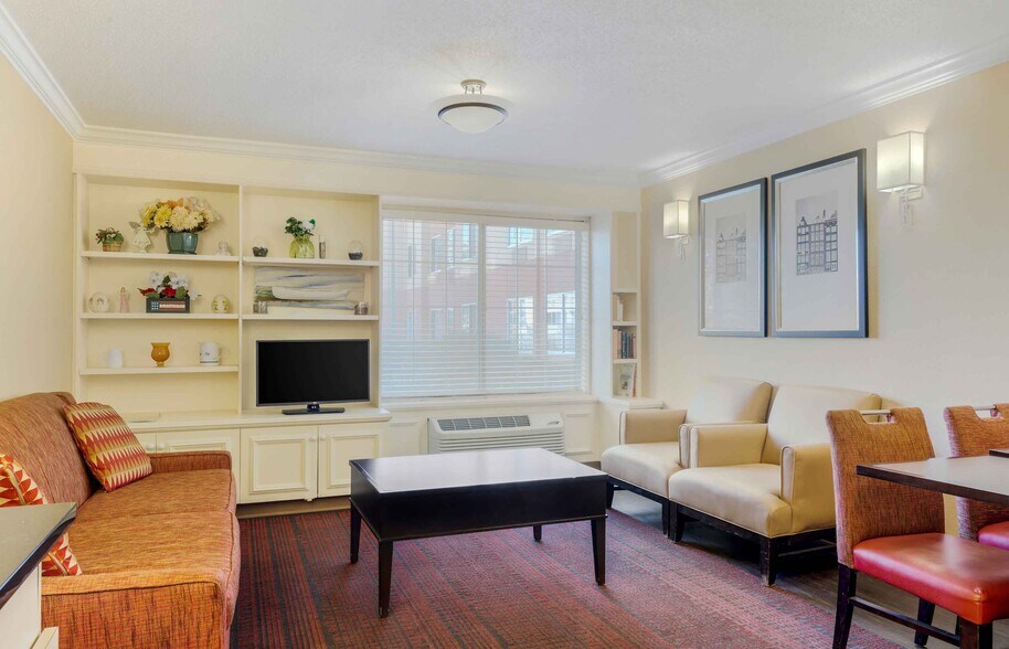 Building Photo - 52 4th Ave