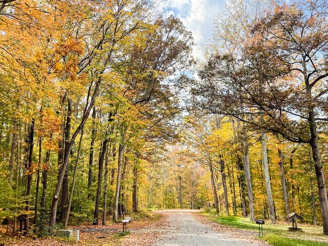 Building Photo - 7140 Persimmon Ln