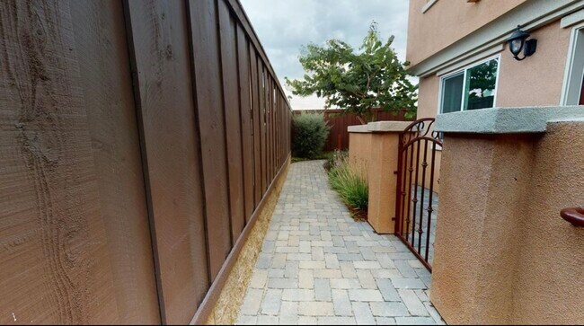 Building Photo - 812 Ada St