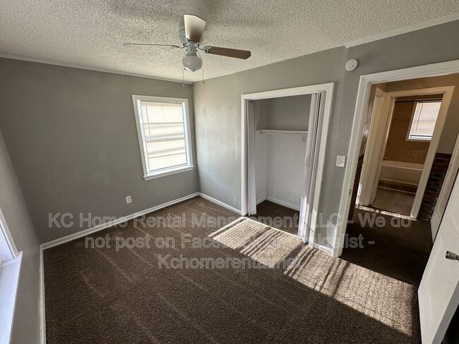 Building Photo - 8044 Wabash Ave