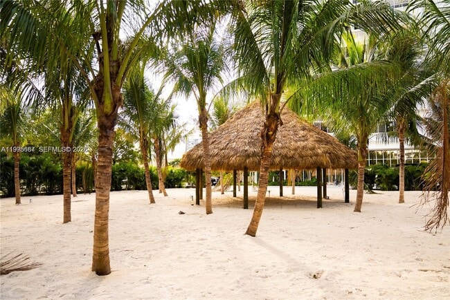 Building Photo - 275 SW 6th St