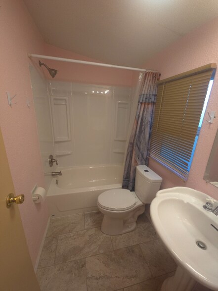 Building Photo - 7871 S Pistol Hill Rd