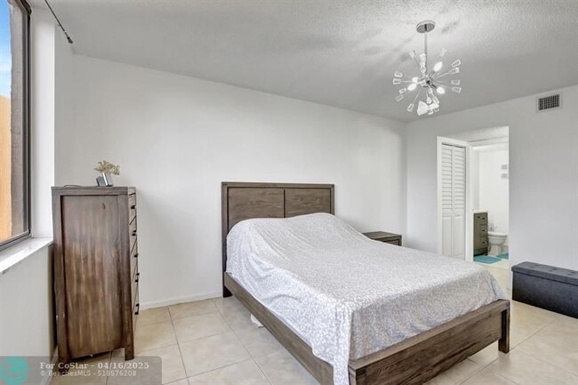 Building Photo - 8592 W Sunrise Blvd