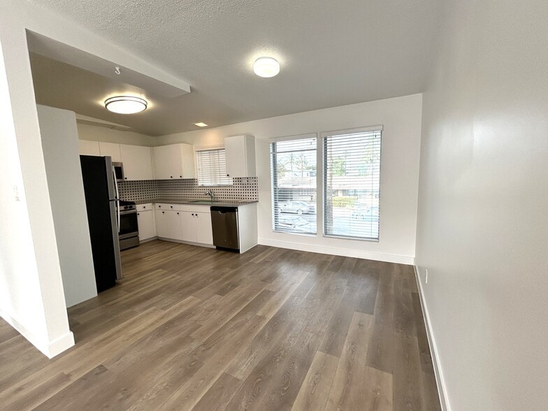 Building Photo - Skylar Apartments