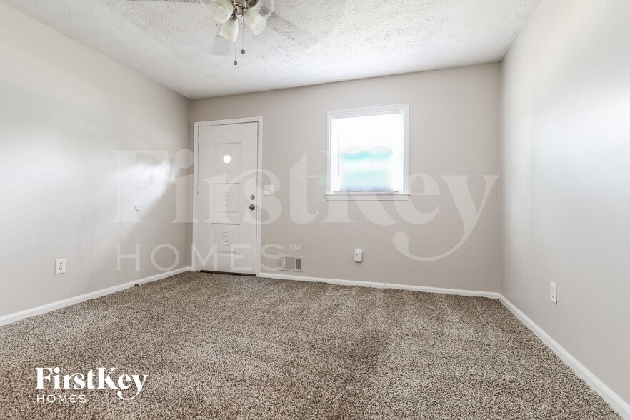 Building Photo - 2306 Wisteria Dr SW