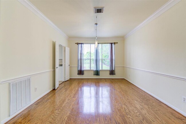 Building Photo - 2338 Plantation Bend Dr