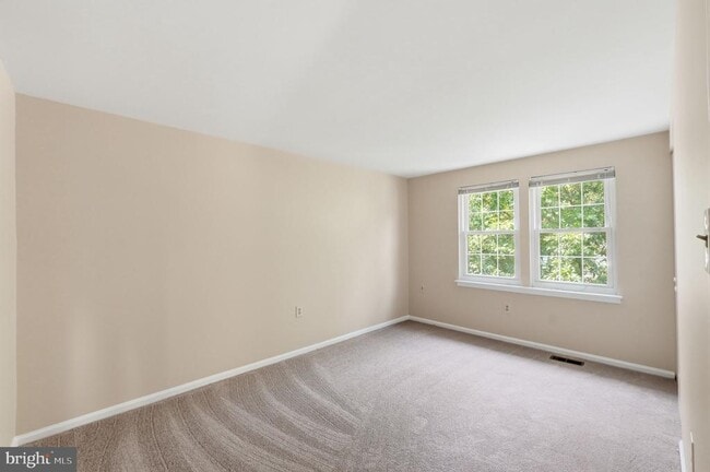 Building Photo - 10065 Chestnut Wood Ln