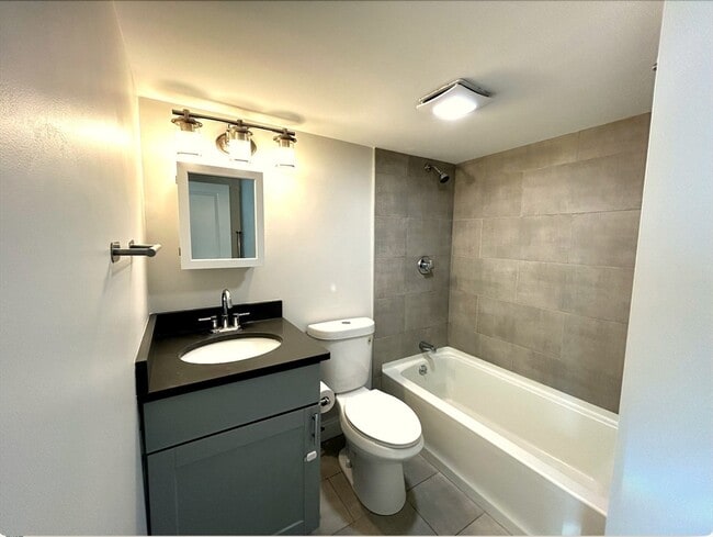 Building Photo - 53 White St