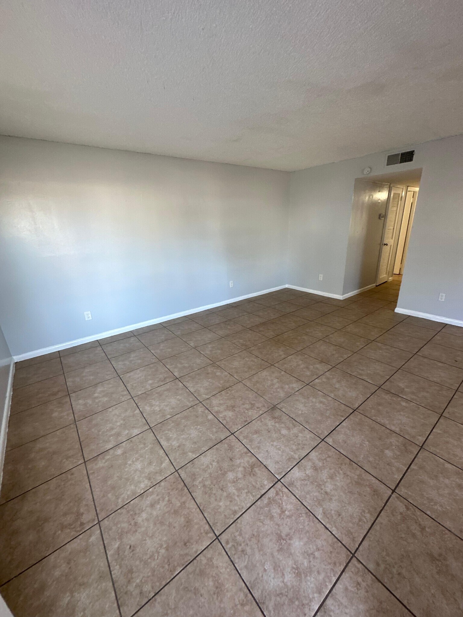 Building Photo - 712 Eaverson St