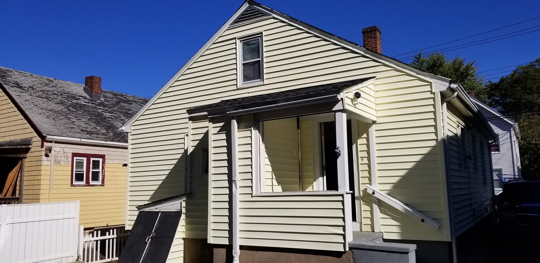 Building Photo - 60 Admiral St