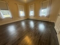 Building Photo - 105 Elm St