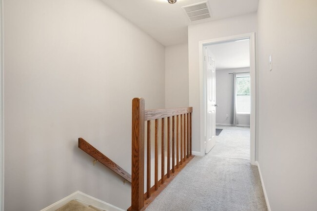 Building Photo - Gorgeous 2BR/3.5BTH Townhome in desirable Neighborhood of StoneyBrook in Rockville