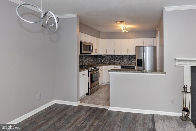 Building Photo - 10 Sumac Ct