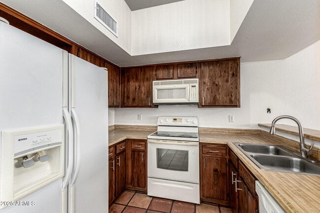 Building Photo - 14002 N 49th Ave