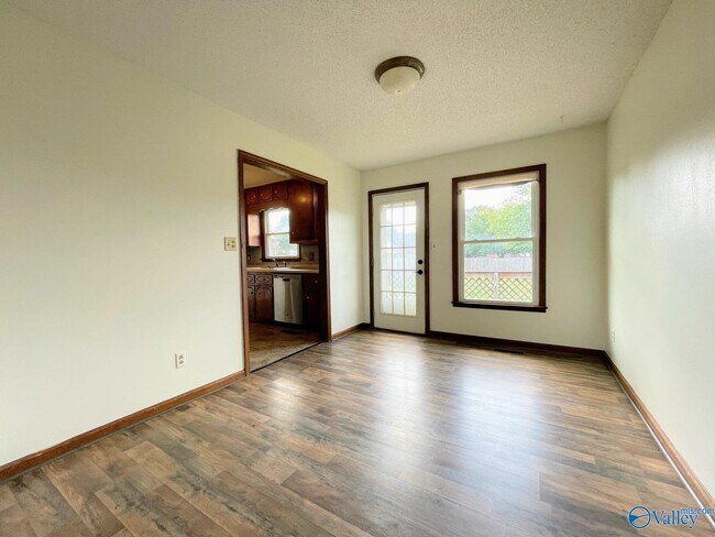 Building Photo - 112 Hazelwood Dr