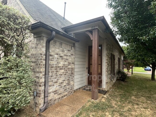 Building Photo - 6880 Lagrange Pines Rd