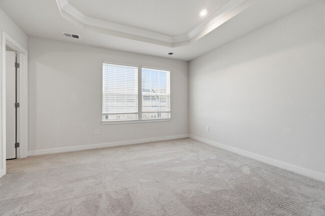 Building Photo - 266 Foxglove Dr