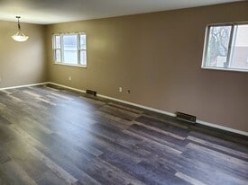 Building Photo - 613 N 25th St