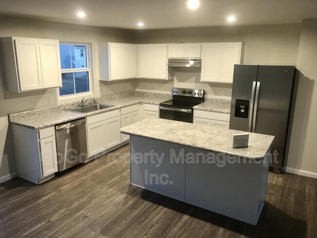 Building Photo - 8 Torrington Dr