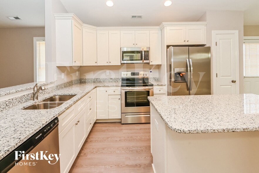 Building Photo - 614 Forest Ridge Rd