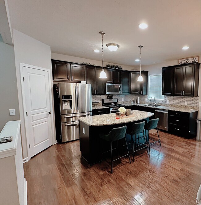 Building Photo - 96 Garnett Cir